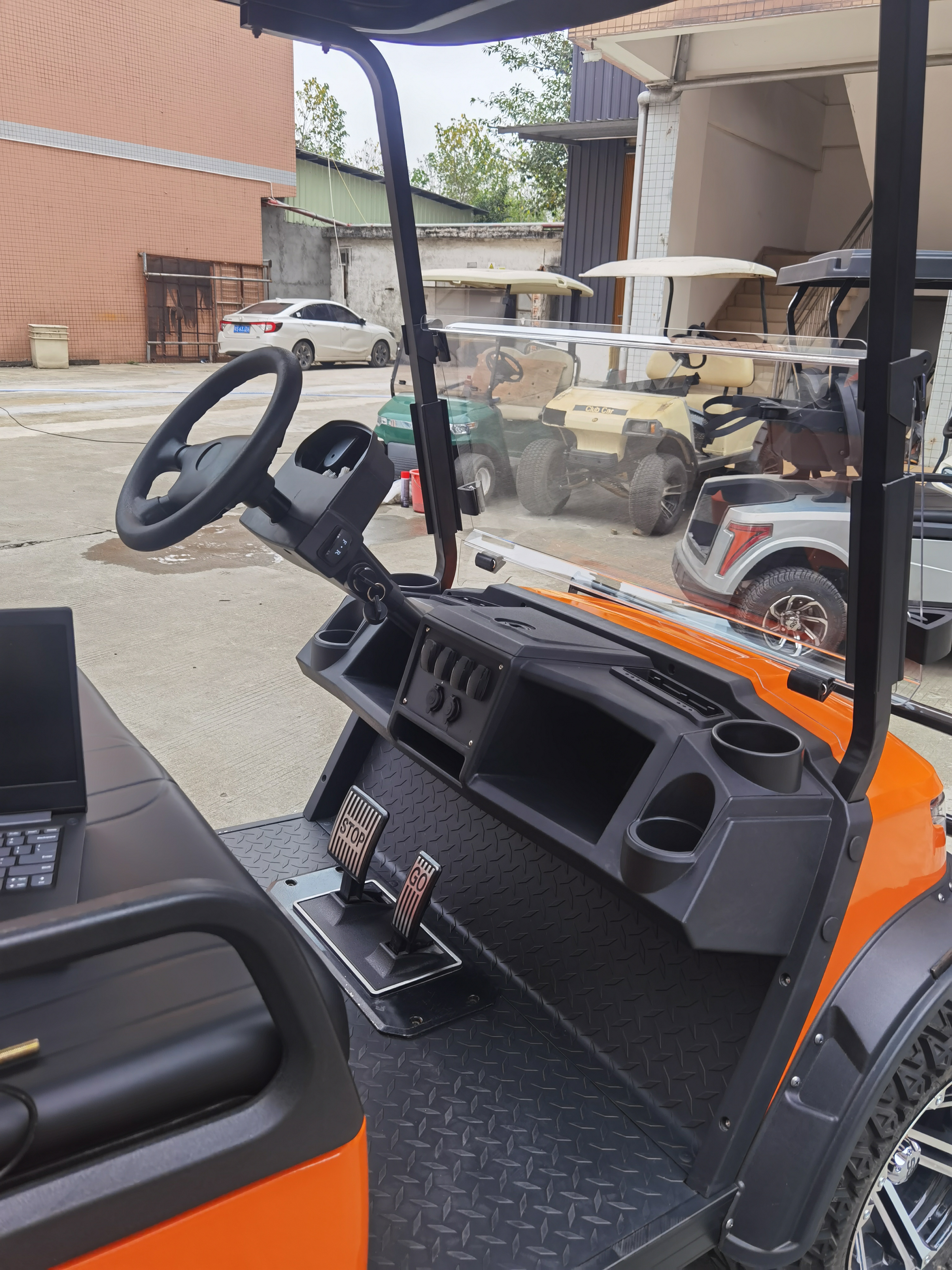 HXD2+2 golf cart